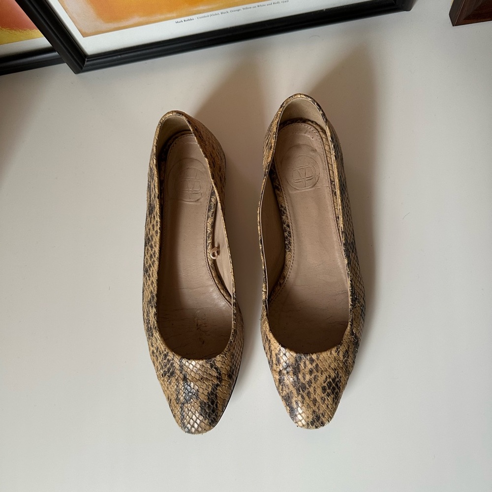Massimo Dutti genuine leather flats size 6